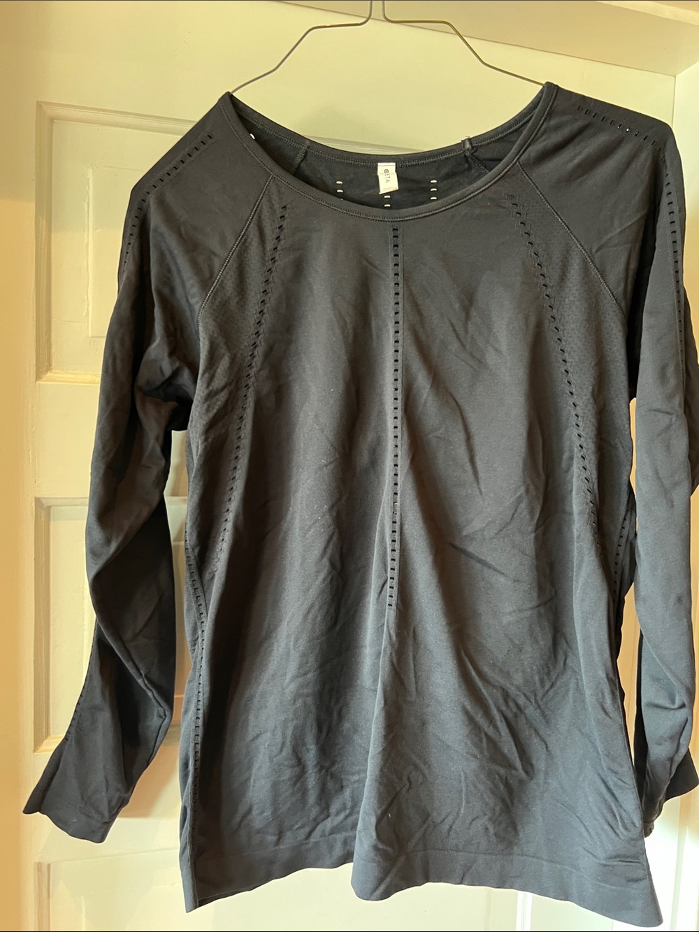 Athleta Women's Black Long-Sleeve sportswear Top with Eyelet Detail